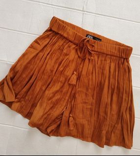 ZARA pleated short/skirt xs-s