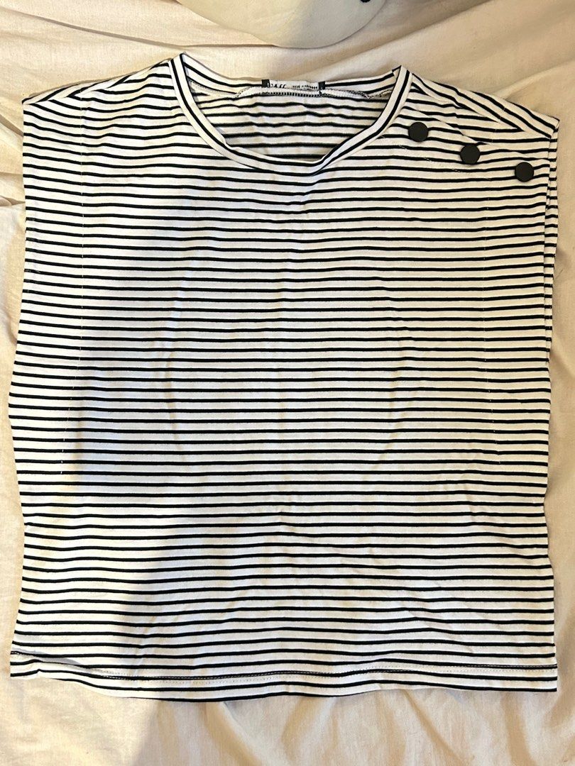 zara shirt top sleeveless (Category: Shirts) located in Quezon City. Submitted by pumpumpurin (Listing ID 1309443163, Image 1). Description: - never used - authentic - size large.