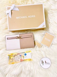 100% Original Michael Kors Reed Large Two-Tone Pebbled Leather Wallet in Camel Combo