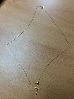 18K SAUDI GOLD CROSS NECKLACE