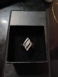 18k White gold ring pawnable