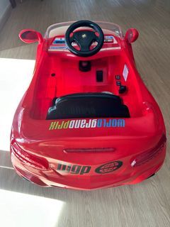 9000 PESOS ONLY LIGHTNING MCQUEEN RECJARGEABLE  ELECTRIC KIDS CAR