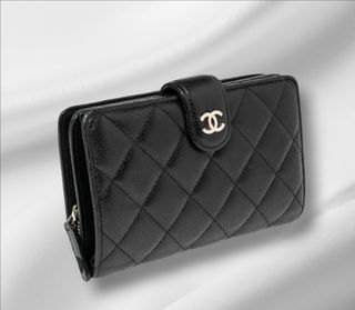 🌸 CHANEL Diamond- stitched Lambskin Medium Black Wallet 🌸