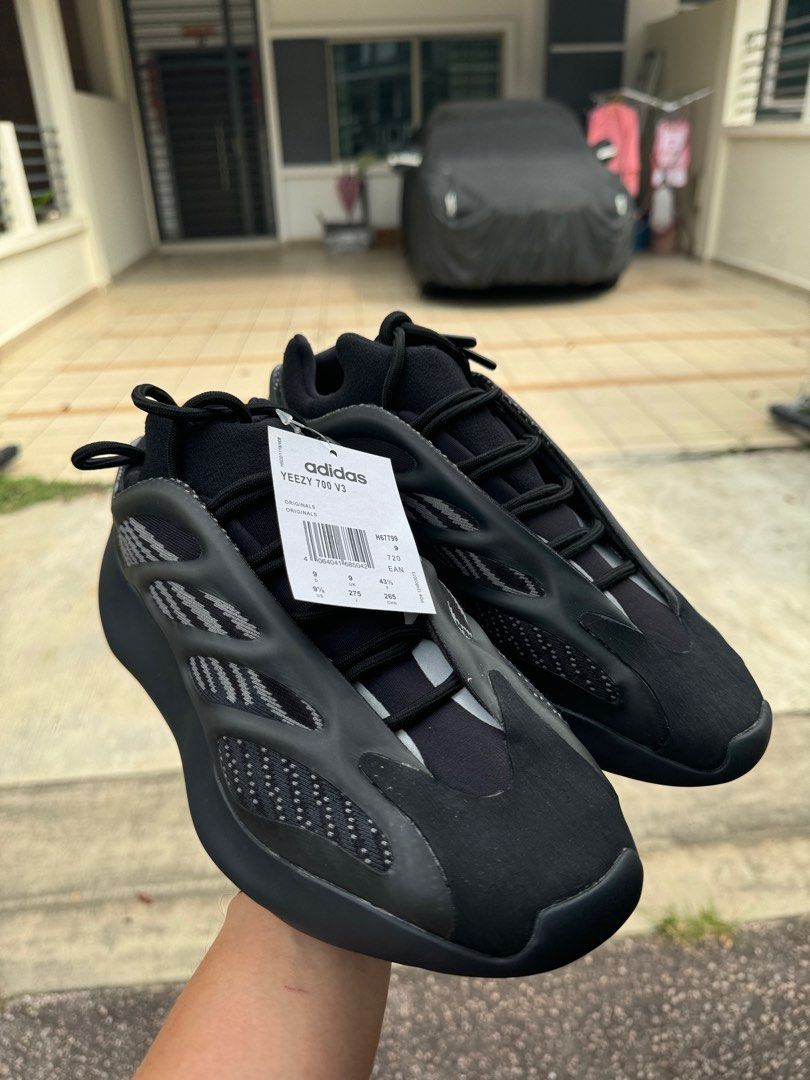 Adidas yezzy 700 v3 deals