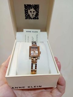 Anne klein almost new