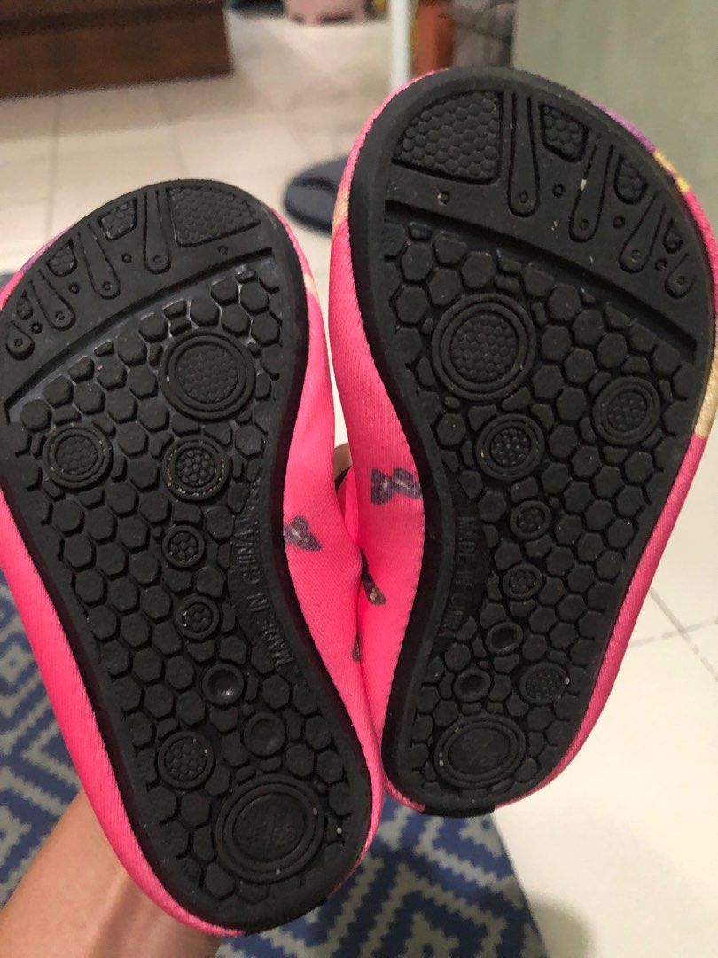 Aqua shoes (Category: Babies & Kids Fashion) located in Taytay. Submitted by kylebern (Listing ID 1309554738, Image 2). Description: 15cm medida Used once More stuffs visit my acct.