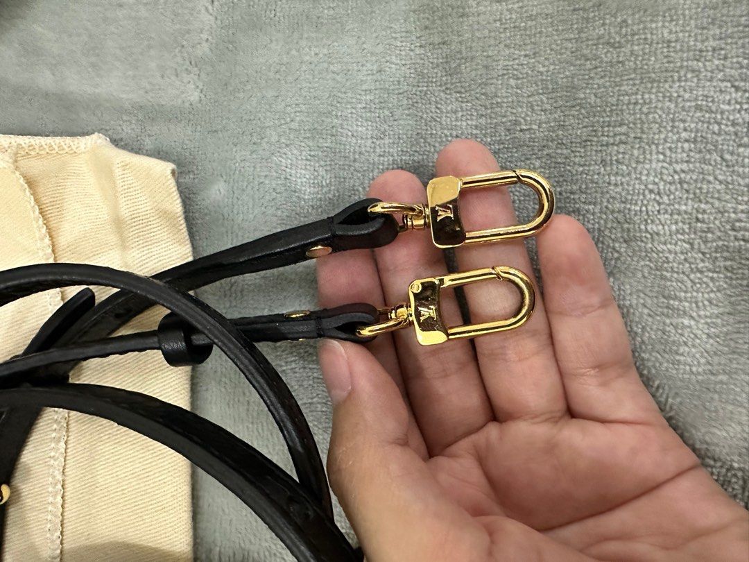 Authentic Louis Vuitton Palm Springs Backpack Mini (Category: Luxury Bags & Wallets) located in Valenzuela. Submitted by poisonivy024 (Listing ID 1309593398, Image 3). Description: Used 2x Only Store bought in Europe Complete Inclusions Comes with Box, Paperbag and Dustbag Almost New (No Flaws) Meetup for sure buyers only.
