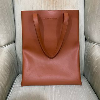 [AUTHENTIC] Straightforward Leather Shoulder Bag