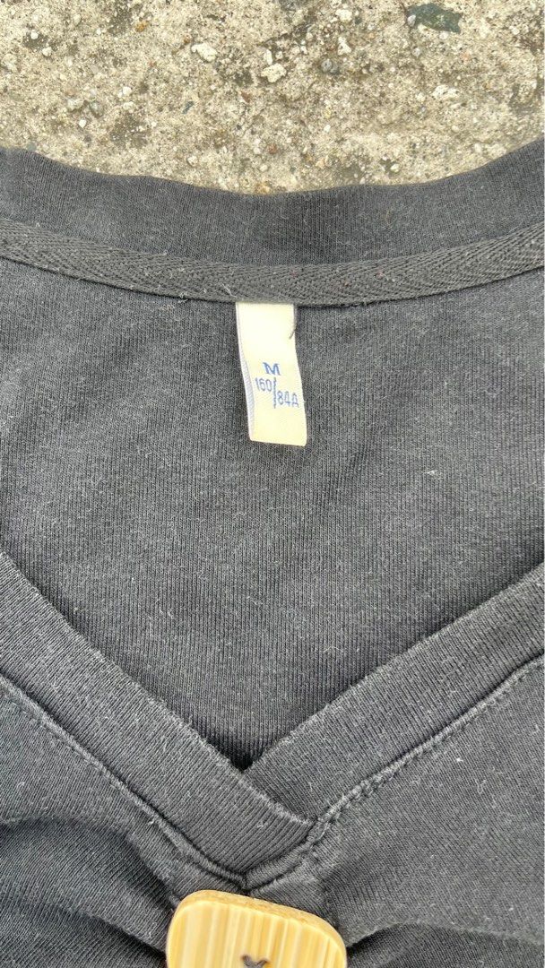 Black Button Down (Category: Shirts) located in San Pedro. Submitted by hael_ (Listing ID 1309613607, Image 3). Description: Width: 14.5” Length: 19”.