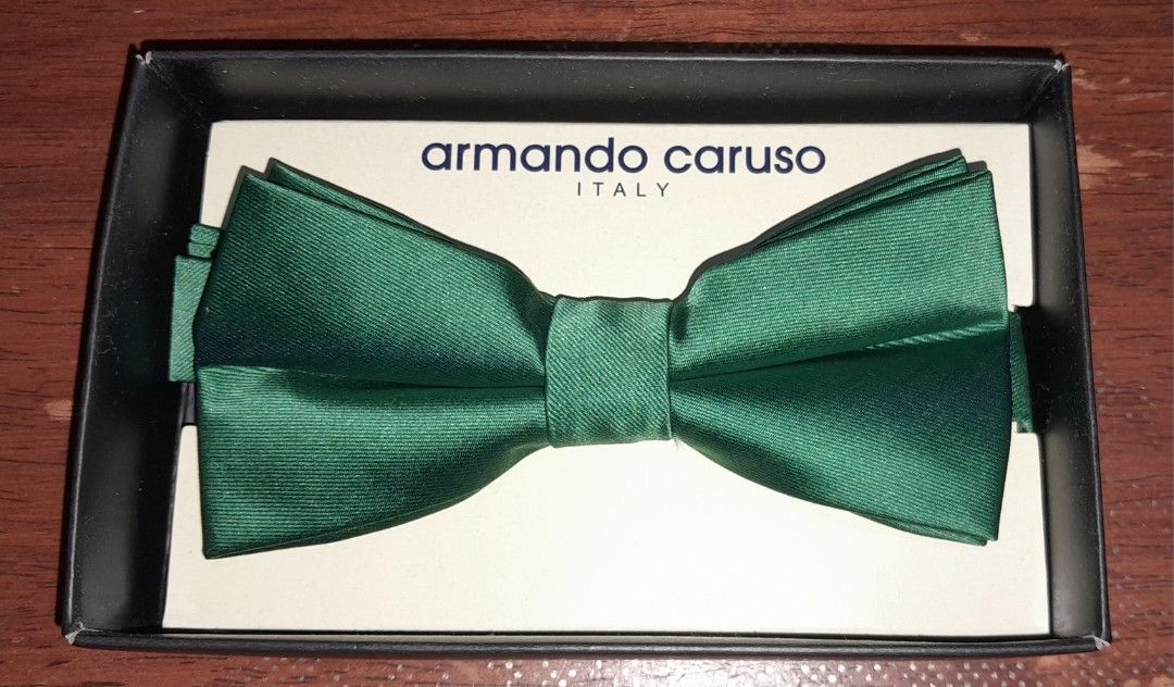 Bow tie (Category: Ties) located in Pasig City. Submitted by love_bargains (Listing ID 1309718294, Image 1). Description: Armando Caruso brand bow tie Emerald color bought not used.