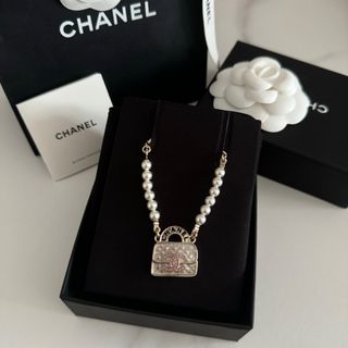 Chanel Accessories 💎 Collection item 3