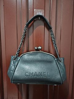 RARE ❗️ Chanel kisslock bag