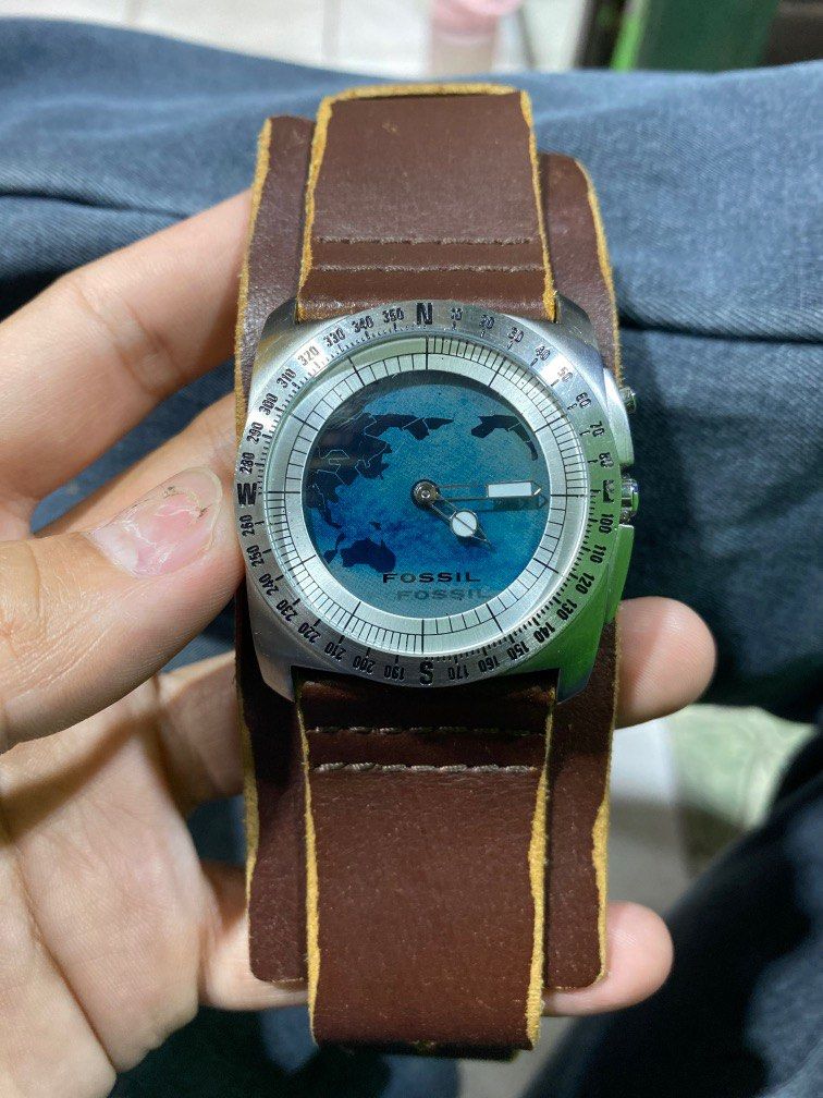 World map watch fossil 2025