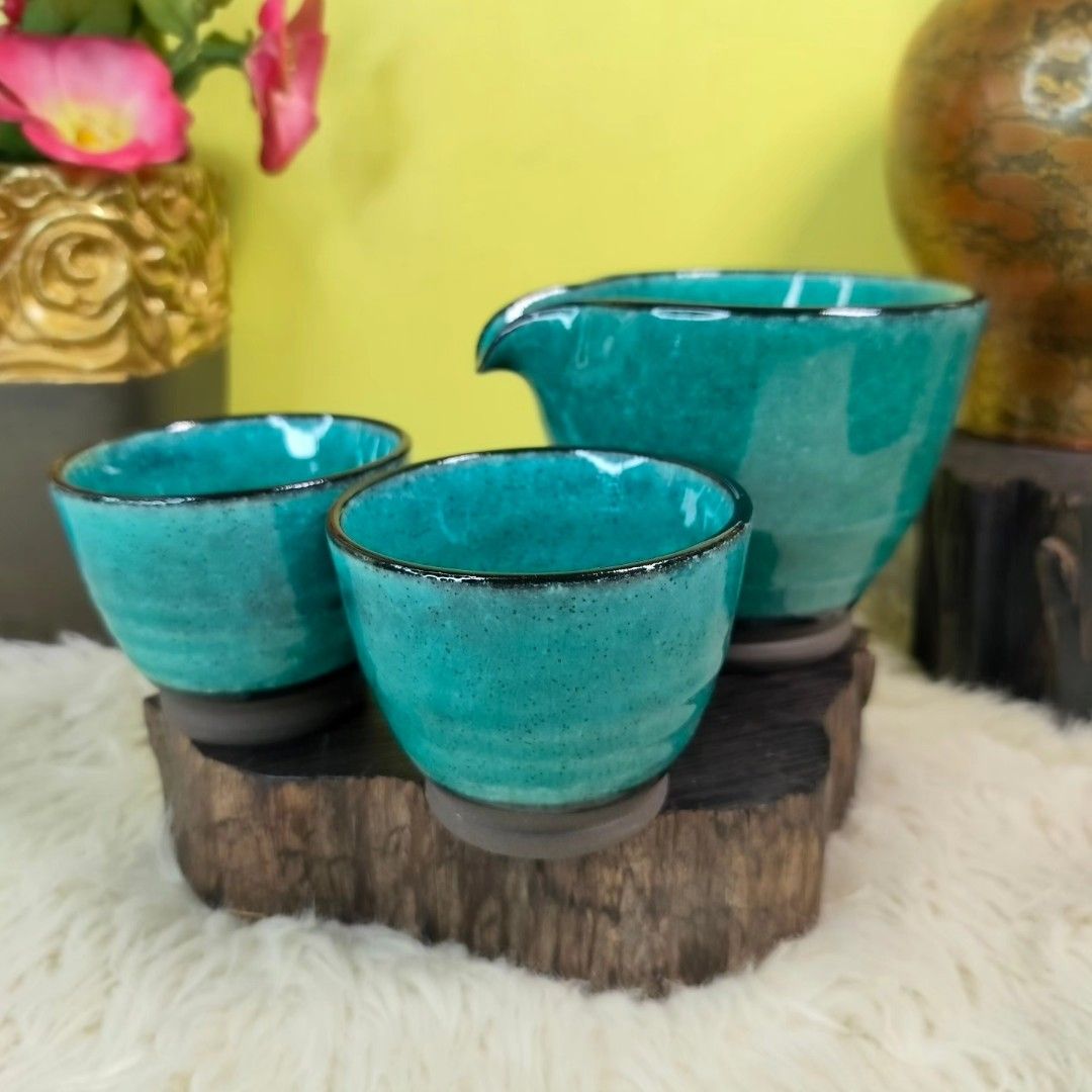 GLAZED STONEWARE PITCHER AND TUMBLER SET (Category: Coffee & Tea Tableware) located in Baao. Submitted by all.things.japan (Listing ID 1309714725, Image 2). Description: GLAZED STONEWARE PITCHER & TUMBLER SET ✅ VGC ✅ Brand new with box ✅ No Flaws ✅ Glossy finish ✅ Veru pretty color MINE: P500.00 Add SF MOP: GCash/PNB/LBP/Palawanpay/Seabank Location: BICOL (Baao, Camarines Sur) Please note that colors may vary due to lighting condition and camera 