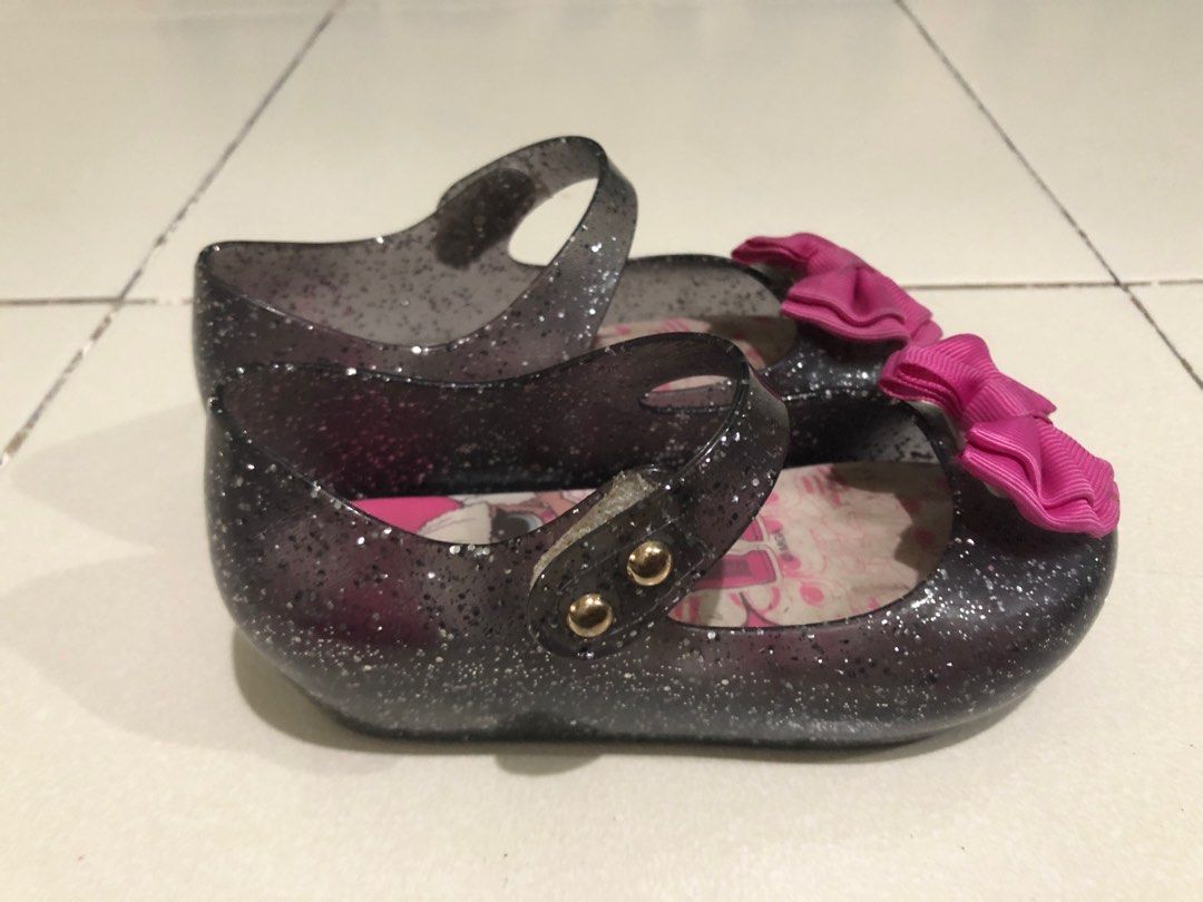 Glittered black shoes (Category: Babies & Kids Fashion) located in Taytay. Submitted by kylebern (Listing ID 1309550964, Image 2). Description: Mini melissa inspired Pink ribbon black glittered shoes 15cm medida size Usa9 eu25/26 Issue see last pic More items check my other listings.