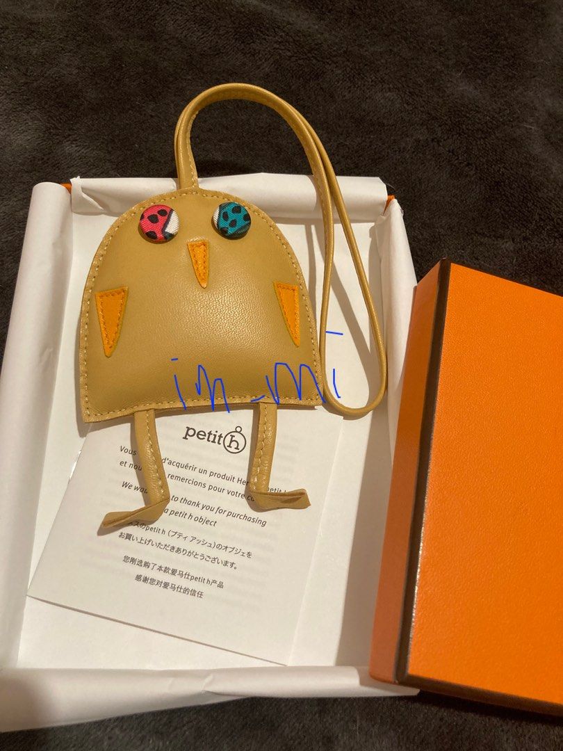 *誰もが振り返る*【HERMES】Petit H チャーム ≪Hibouton≫ Hermes Orange Petit h Hibouton Bag Charm – MAISON de LUXE