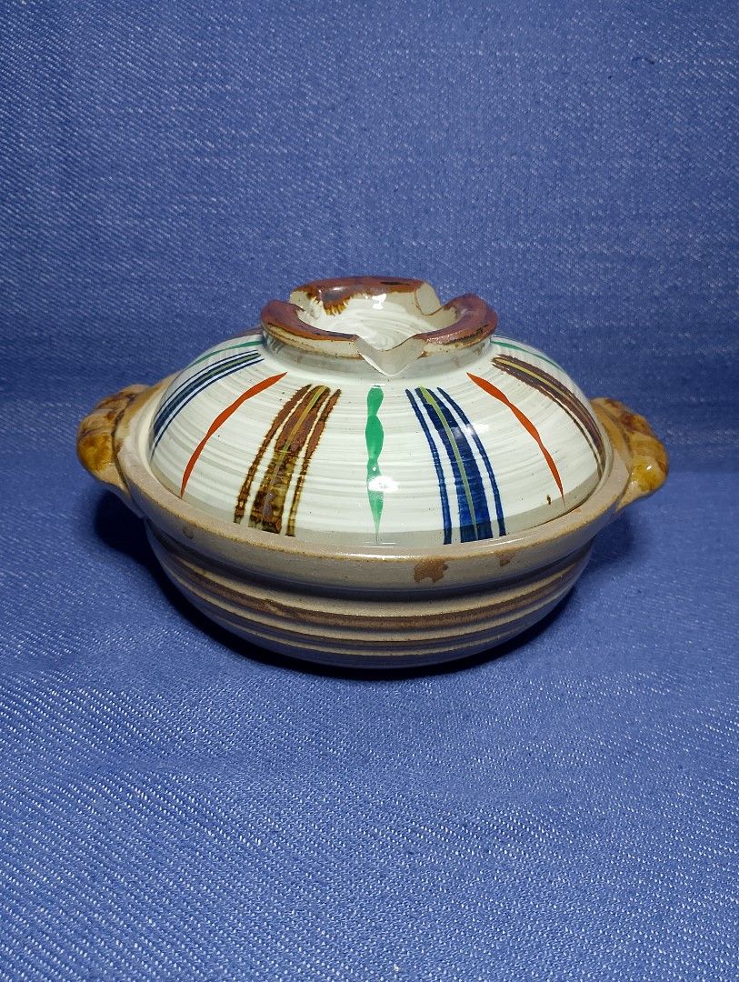 Japanese Claypot (Category: Cookware & Accessories) located in Valenzuela. Submitted by buylaaaaa (Listing ID 1309676095, Image 1). Description: 3pcs available unused with box VGC handpicked thrifted.