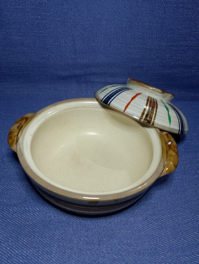 Japanese Claypot (Category: Cookware & Accessories) located in Valenzuela. Submitted by buylaaaaa (Listing ID 1309676095, Image 2). Description: 3pcs available unused with box VGC handpicked thrifted.