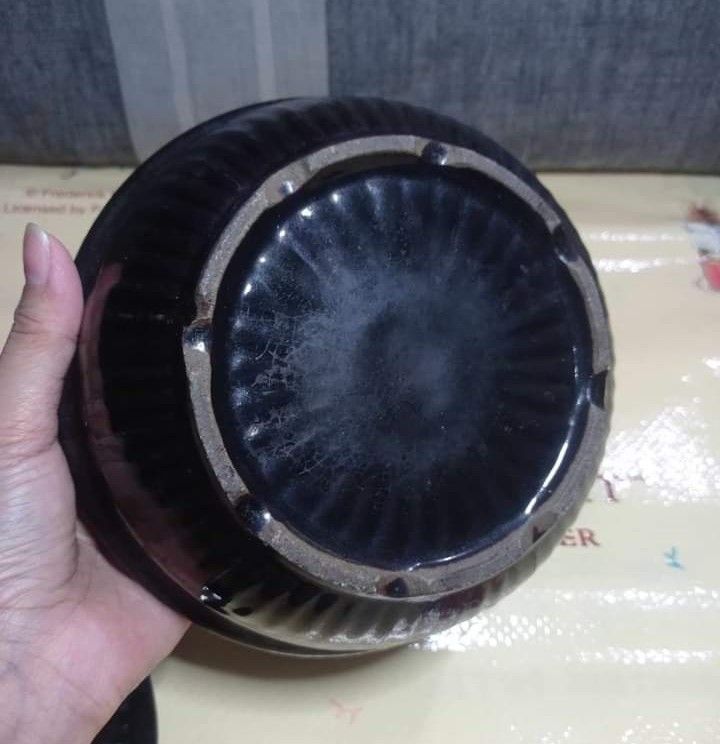 Korean Claypot (Category: Cookware & Accessories) located in Valenzuela. Submitted by buylaaaaa (Listing ID 1309671309, Image 2). Description: VGC handpicked thrifted.
