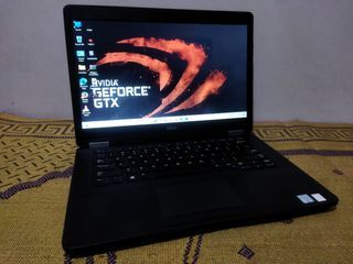Laptop gaming Dell Core i7 6th.gen 8gb memory  ram 256.ssd windows 11 14.1inches good for AutoCAD editing office work good for online gaming issue battery sira pwidix2 palitan kailangan naka plugin Siya
