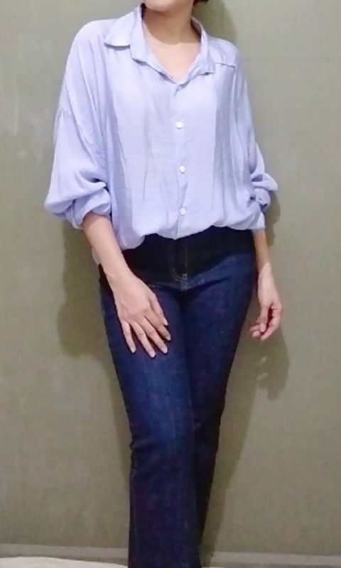 Lilac Longsleeves+ FREEBIE (Category: Longsleeves) located in Cebu City. Submitted by laganda (Listing ID 1309674774, Image 2). Description: polyester free size model size : medium.