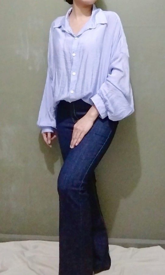 Lilac Longsleeves+ FREEBIE (Category: Longsleeves) located in Cebu City. Submitted by laganda (Listing ID 1309674774, Image 1). Description: polyester free size model size : medium.