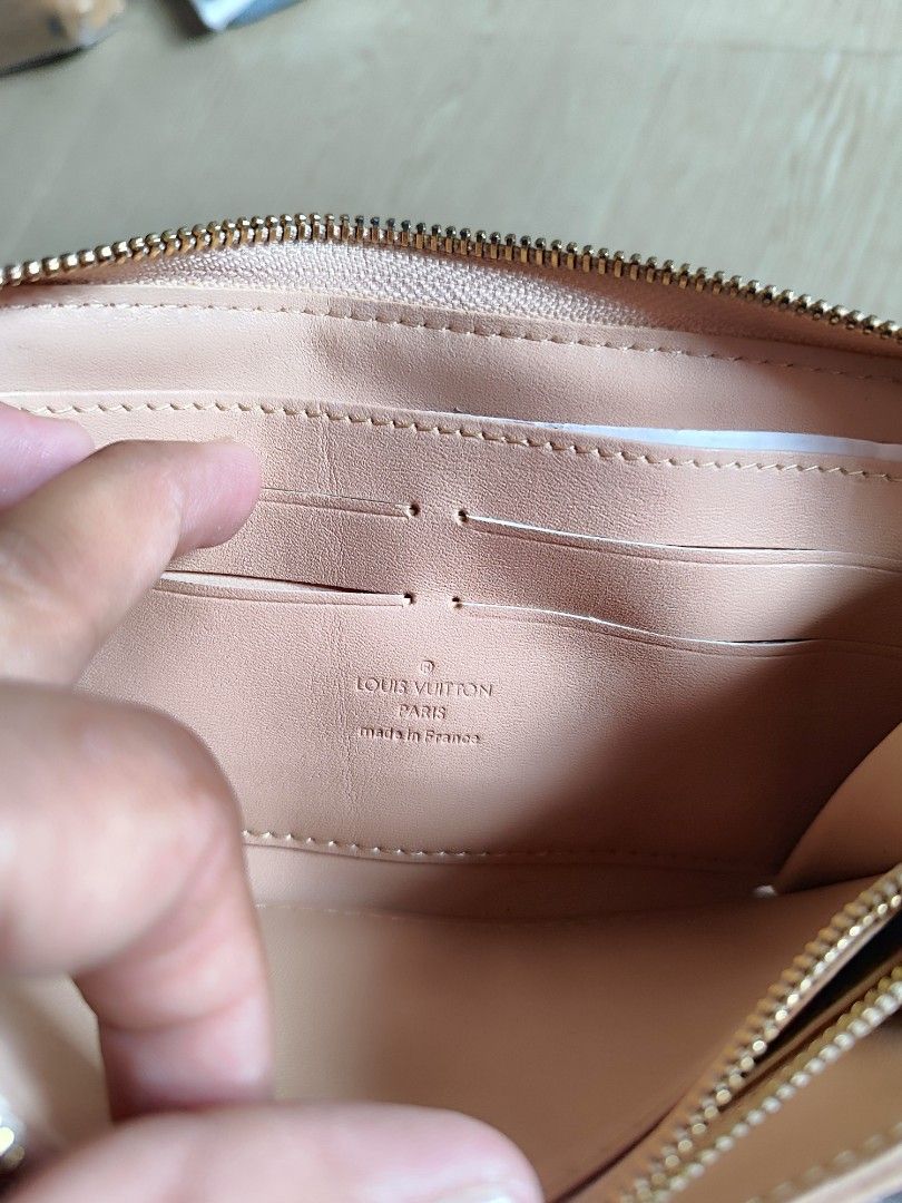 LOUIS VUITTON Zippy Long Wallet Monogram Vernis (Category: Luxury Bags & Wallets) located in Baguio. Submitted by herbie08 (Listing ID 1309611478, Image 2). Description: Louis Vuitton Zippy Women's Long Wallet Monogram Vernis with date code excellent condition like new rank A-B.