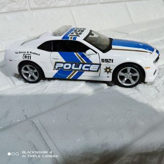 Maisto 1:18 Special Edition Diecast - 2010 Chevrolet Camaro SS Police White