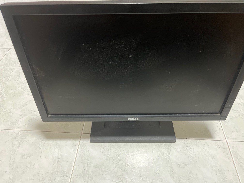 monitor (Category: Monitor Screens) located in Singapore. Submitted by ijaz1216 (Listing ID 1309640592, Image 1). Description: old monitor that was handed down to me still in usable condition. Has a thin blue line that goes across the monitor from top to bottom but not really noticeable good enough for work for more info dm me :).