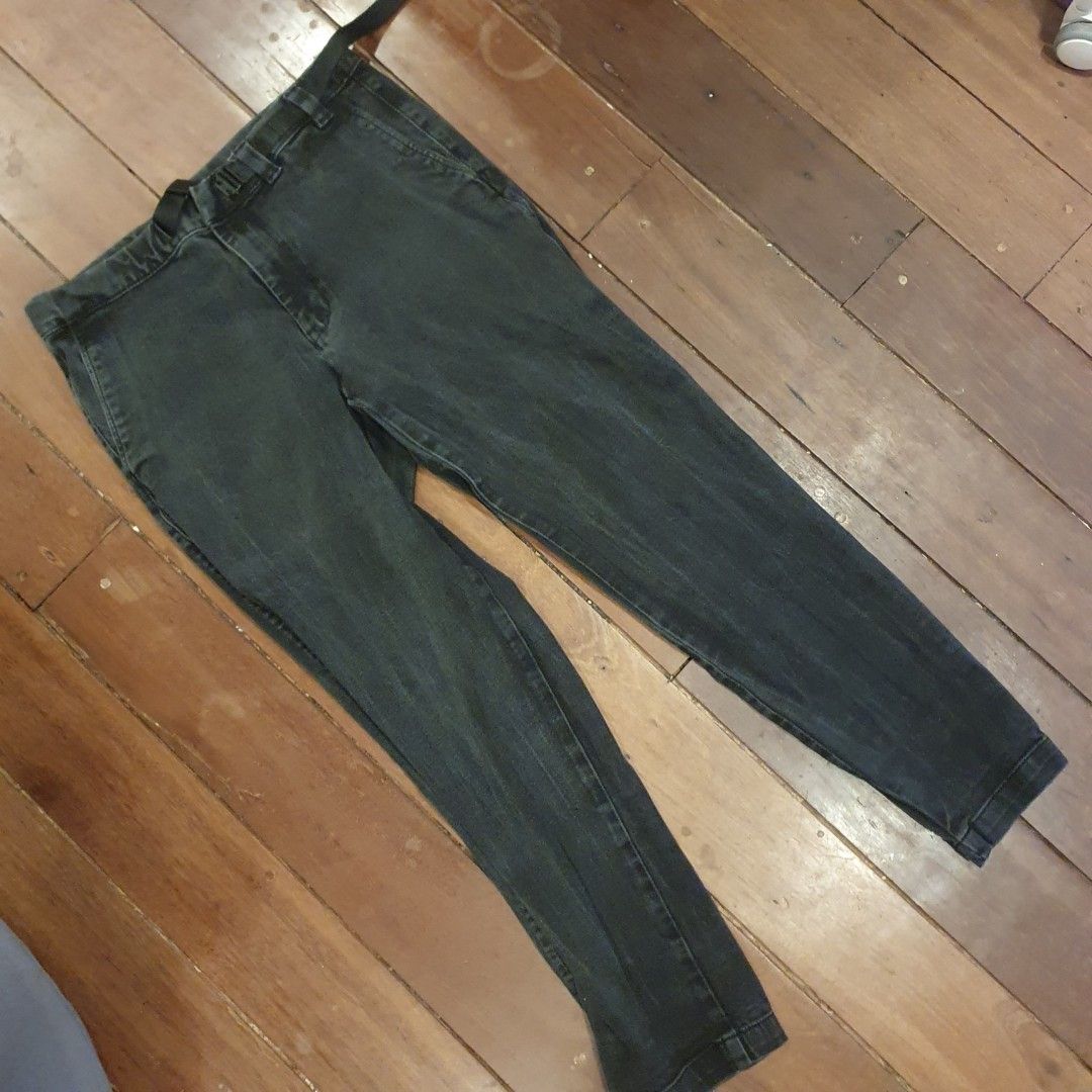 muji black jeans with buckle (Category: Jeans) located in Pasig City. Submitted by imnotabadguy (Listing ID 1309647268, Image 3). Description: -muji black jeans with buckle -mens size 29 -buckle for slightly adjustable waist -no stains -easy to wear and wash pm for more pictures.