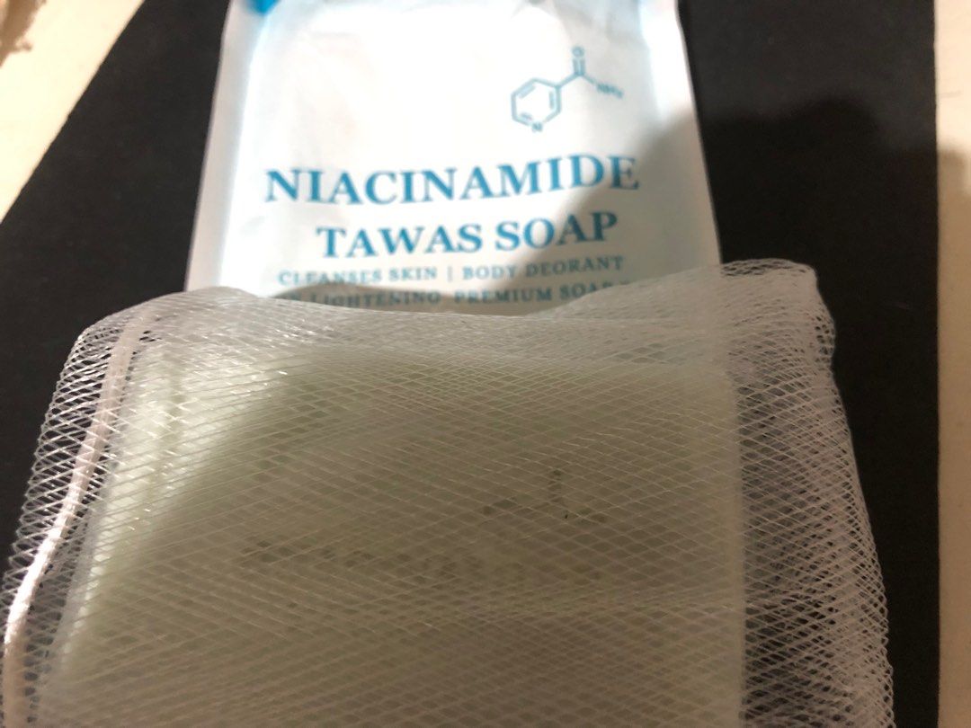 NIACINAMIDE TAWAS SOAP (Category: Bath) located in Quezon City. Submitted by lenard.regencia (Listing ID 1309586603, Image 3). Description: NIACINAMIDE TAWAS SOAP (FDA approved) Infused with: ✨ Real tawas (Potassium alum) - It is antimicrobial. Has natural healing properties that effectively closes pores and heals cuts and shaving nicks. Removes body odor. ✨ Niacinamide - It helps to visibly minimise enlarged pores, tighten lax pores, improve une