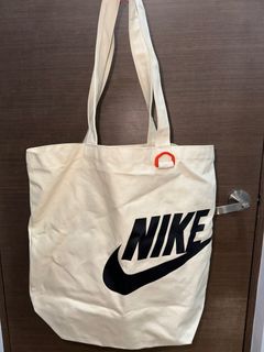 (Category: ) located in . Submitted by shamzz (Listing ID 1309696343, Image 1). Description: .