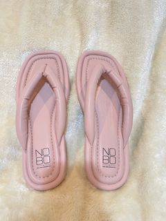 No Boundaries Puffy Thong Flip Flop Sandals | Size 8