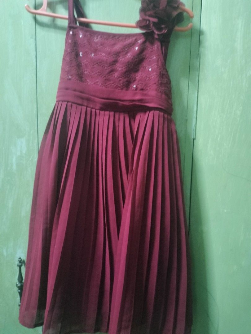 Nutmeg dress for 5to6 yrs old (Category: Dresses) located in Caloocan City. Submitted by maynaito (Listing ID 1309635486, Image 2). Description: very nice ang sosyal nitong dress.