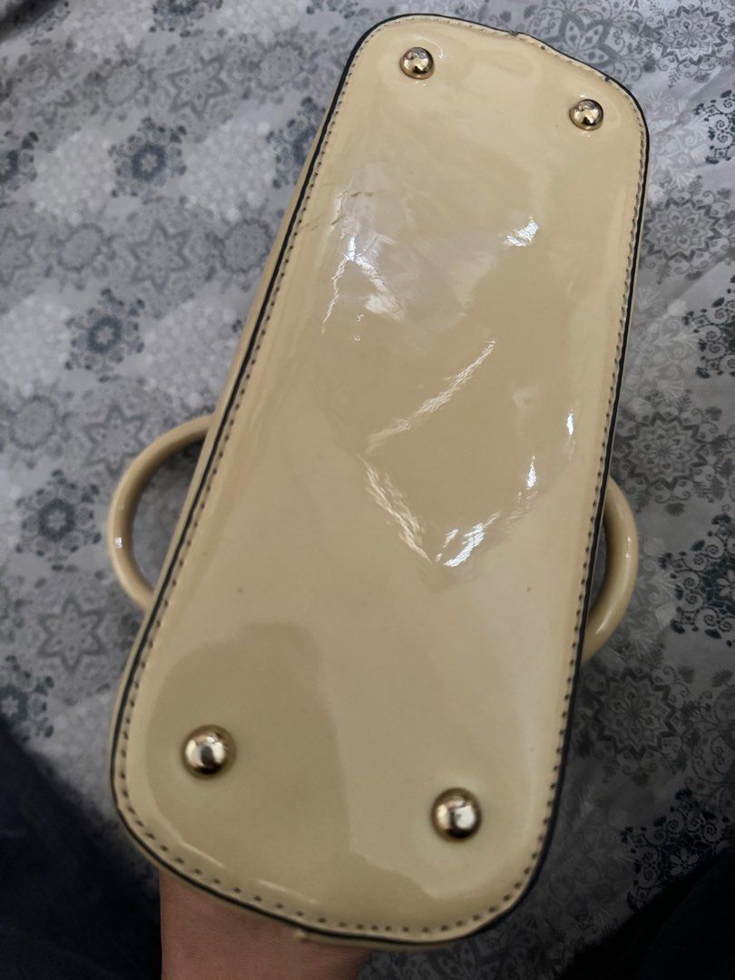Paul's Boutique Mini Maisy (Category: Luxury Bags & Wallets) located in Mabalacat. Submitted by fangal_finds (Listing ID 1309592470, Image 3). Description: Paul's Boutique Mini Maisy Patent leather No issue Almost new Korea sourced.