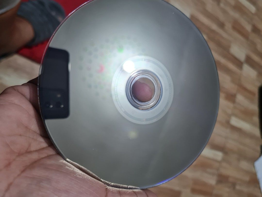 PS5 gaming CD (Category: PlayStation) located in Taguig. Submitted by roma2701 (Listing ID 1309718769, Image 3). Description: rainbow six siege-1300 horizon forbidden west-1200 2X used hindi na nilaro ng mga anak ko nagbusy na sa school..