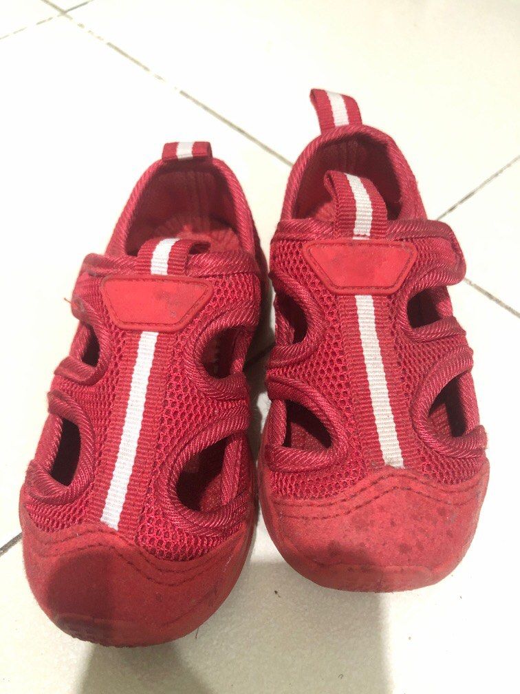 Red shoes (Category: Babies & Kids Fashion) located in Taytay. Submitted by kylebern (Listing ID 1309555173, Image 1). Description: Tough kids brand Used once 15cm medida More stuffs visit my acct.