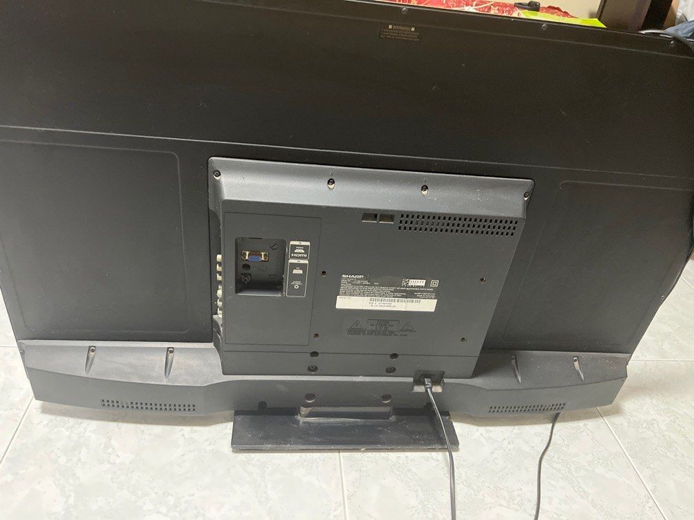sharp tv (Category: TV) located in Singapore. Submitted by ijaz1216 (Listing ID 1309639522, Image 2). Description: old tv. Still in working condition just that some pixels are missing but not so noticeable not sure about price of tv so will just let it off at a cheap price for more info please dm me :).