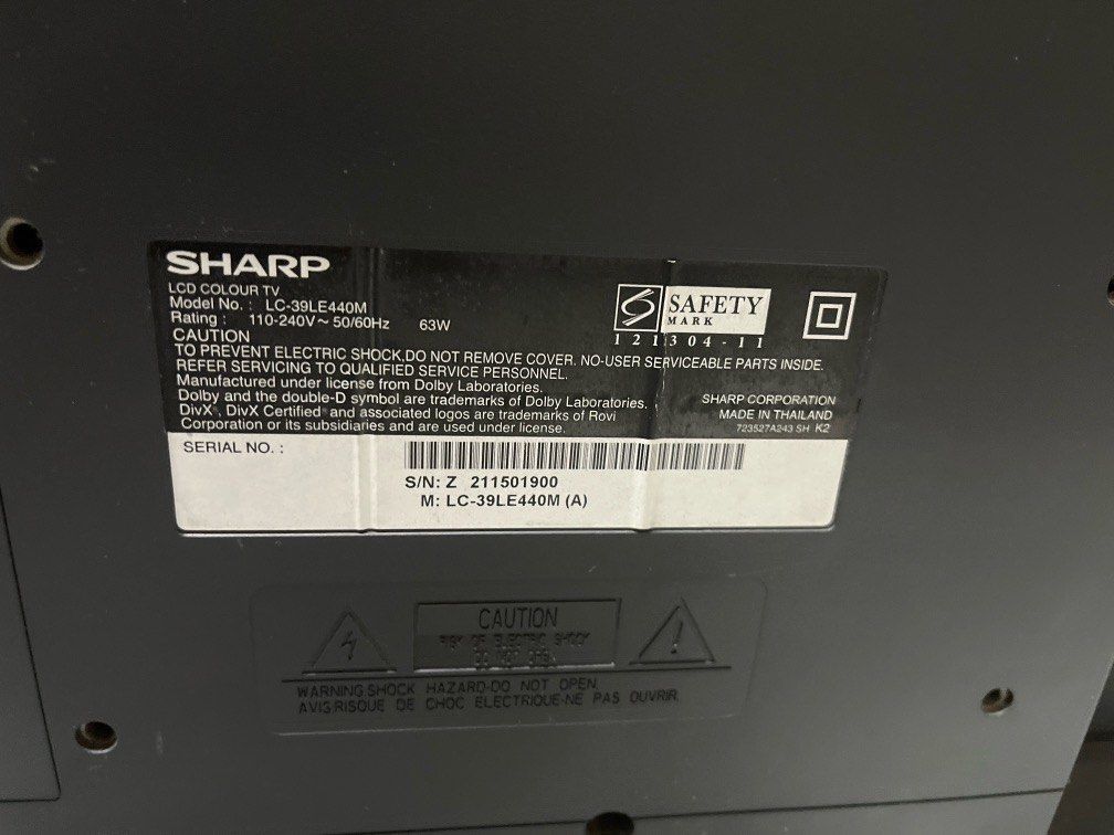 sharp tv (Category: TV) located in Singapore. Submitted by ijaz1216 (Listing ID 1309639522, Image 3). Description: old tv. Still in working condition just that some pixels are missing but not so noticeable not sure about price of tv so will just let it off at a cheap price for more info please dm me :).