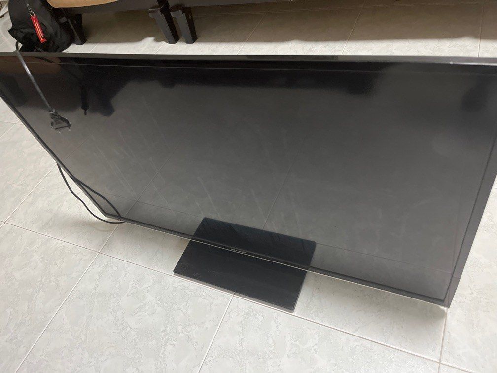 sharp tv (Category: TV) located in Singapore. Submitted by ijaz1216 (Listing ID 1309639522, Image 1). Description: old tv. Still in working condition just that some pixels are missing but not so noticeable not sure about price of tv so will just let it off at a cheap price for more info please dm me :).
