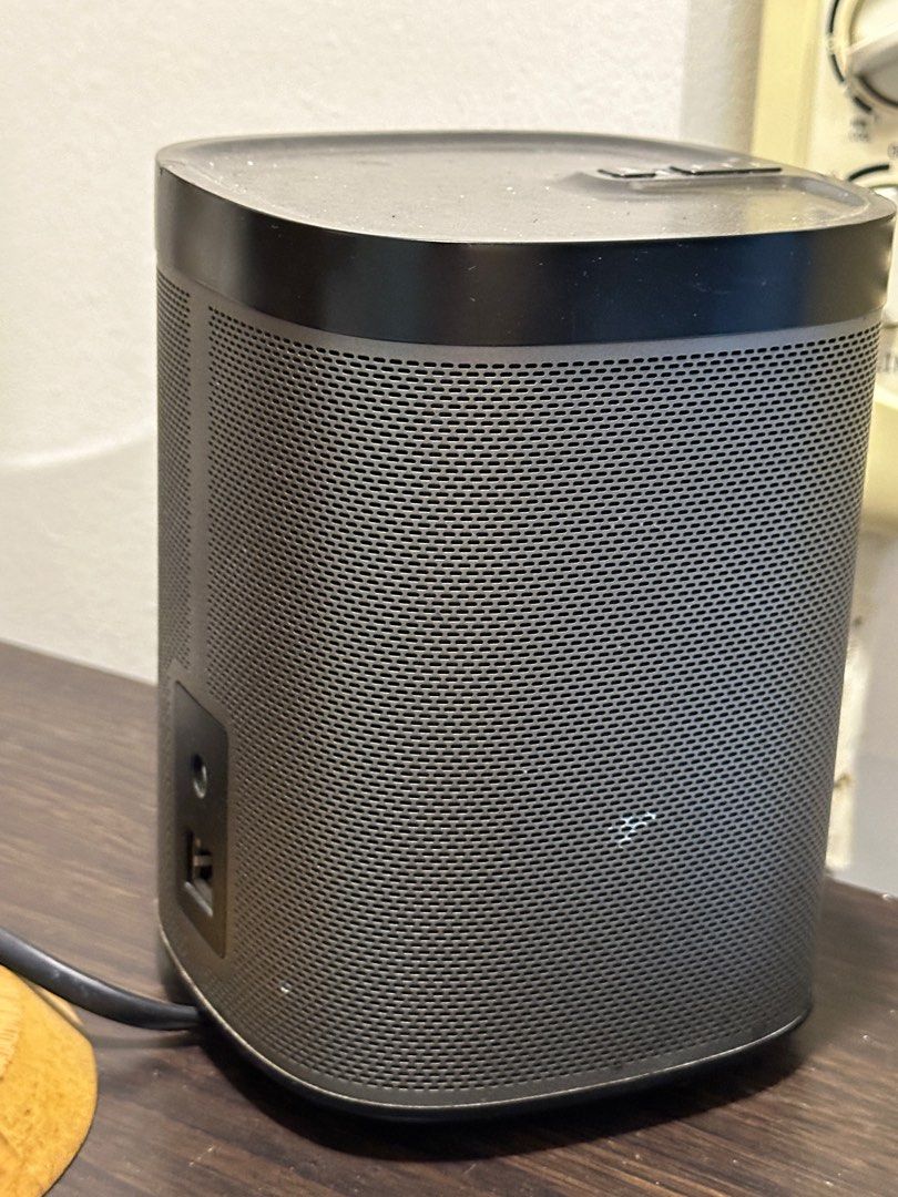 Sonos Play:1 (Category: Soundbars, Speakers & Amplifiers) located in Muntinlupa City. Submitted by alabangbargains (Listing ID 1309604570, Image 2). Description: Muntinlupa location for pick up Works perfectly fine and is currently in use Rfs upgrade Need newer versions for 5.1 setup Sound as stand alone is very very nice.