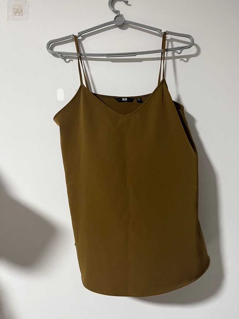 Uniqlo spaghetti strap top best sale