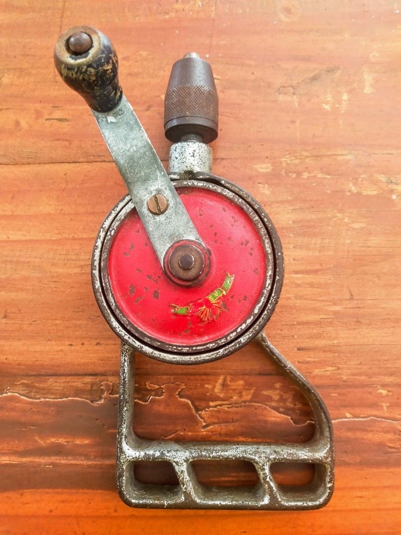vintage manual hand drill (Category: Construction Tools & Equipment) located in Quezon City. Submitted by dello5 (Listing ID 1309597186, Image 1). Description: Vintage manual hand drill -rare -good working condition 1250php Tandang Sora QC.