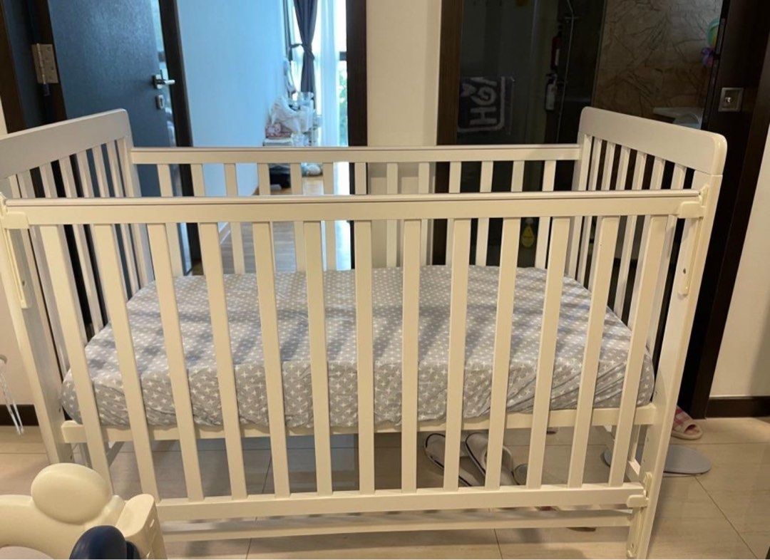 Happy Wonder in baby cot with foam mattress Babies Kids