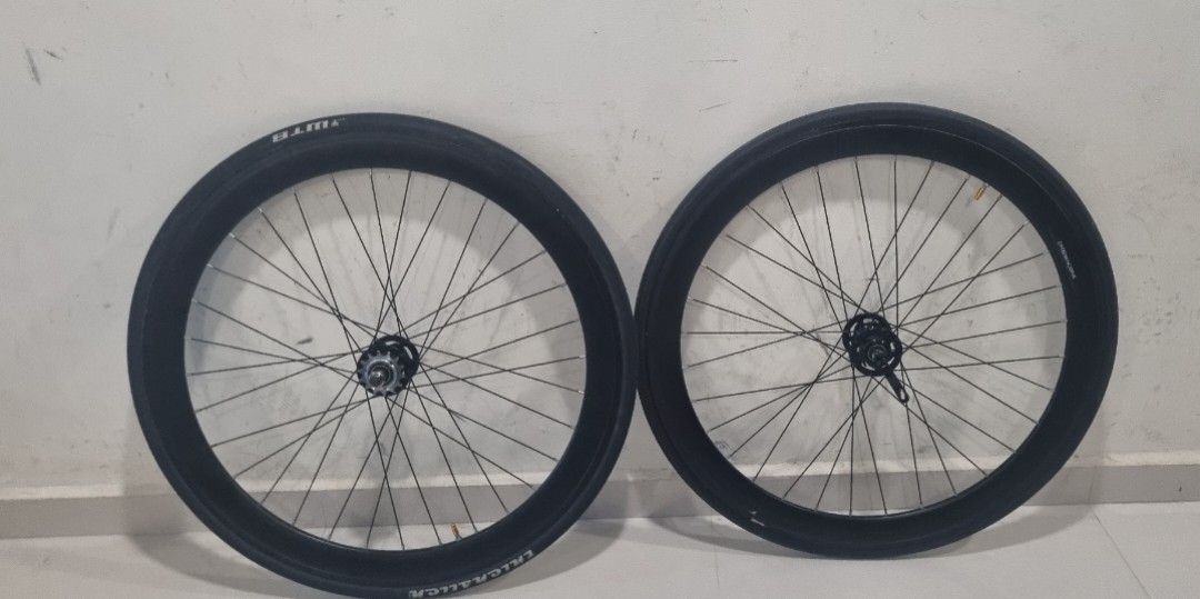 wtt/wts fixie 50mm alloy wheelset laced to legend, Sports