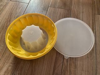 [20]	jelly gelatin molder tupperware