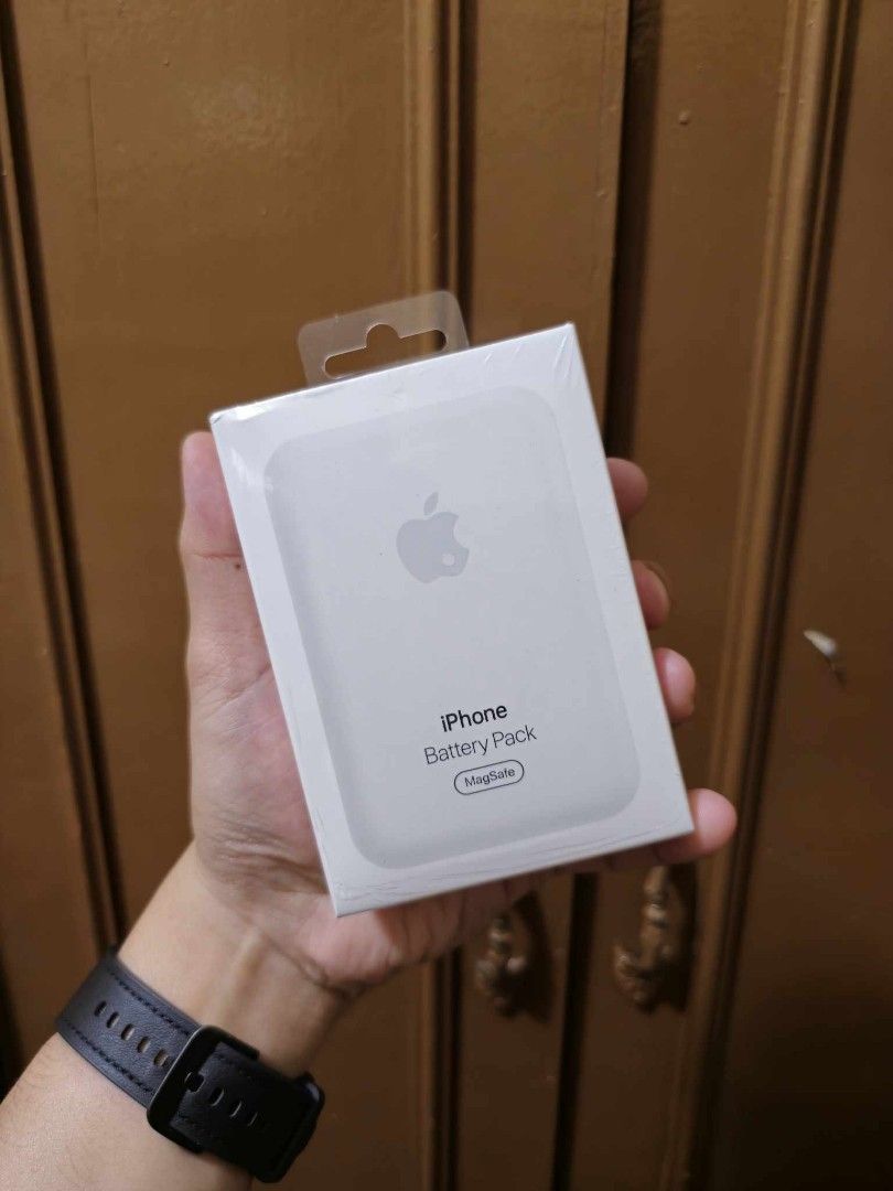 Apple battery pack 10mah magsafe (Category: Chargers & Cables) located in Manila. Submitted by ziabebshoptique (Listing ID 1306530679, Image 1). Description: battery pack 10000 mah brand new guaranteed orig buy and get freebies cod with manila.