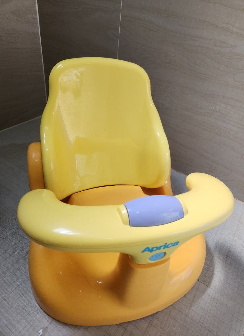 Aprica Bath Chair (Category: Bathtub & Bath Accessories) located in Quezon City. Submitted by nfr03 (Listing ID 1306532513, Image 1). Description: Used only once. Like new condition. rfs: baby does not like being bathed while sitted.