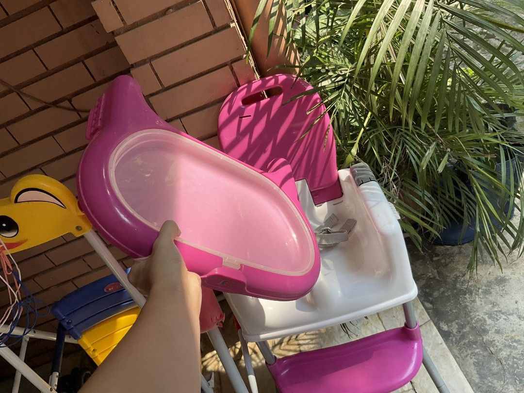 Baby High Chair (Category: Baby High Chairs) located in Quezon City. Submitted by joyluckcloset (Listing ID 1294456476, Image 3). Description: Brand new bought at SM Mall. Please see signs of usage. Needs cleaning. For Pick-up at Tandang Sora, QC..