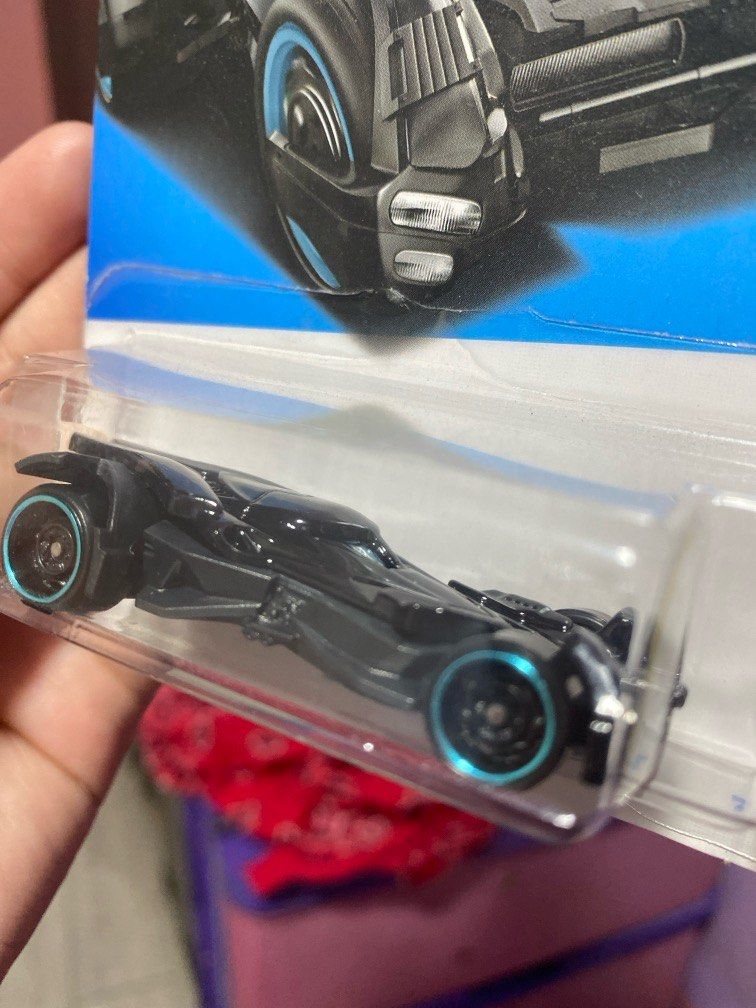 Batmobile Hot Wheels (Category: Vehicle & Diecast Models) located in Manila. Submitted by im_tiffany (Listing ID 1306634655, Image 2). Description: fixed price from batman vs superman never opened.